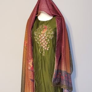 Henna Green suit w/Print Duppta
